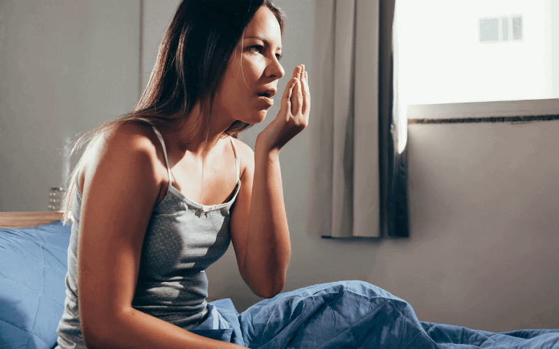 Przyczyny nieświeżego oddechu mogą być poważne.